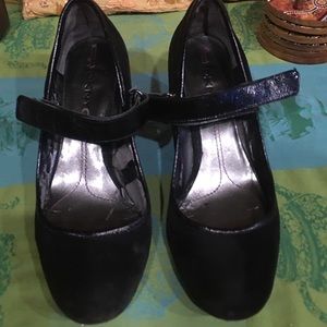 Wonderful vintage DKNY wedged maryjanes